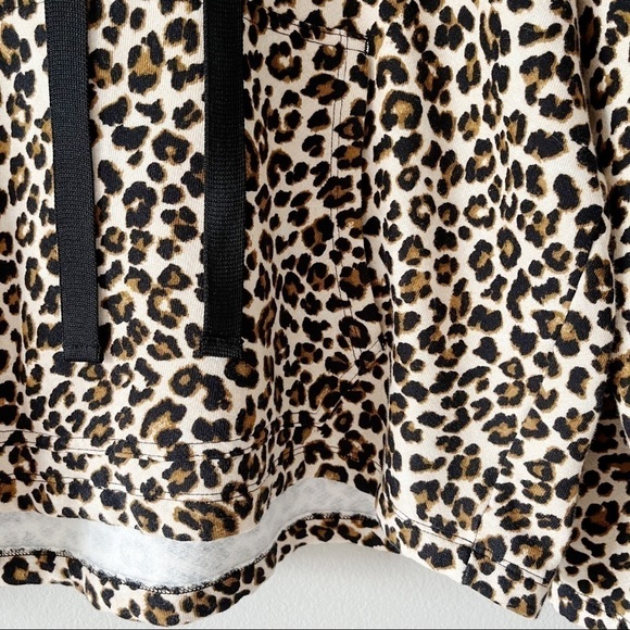 Velvet by Graham and Spencer NWT Kassidy Leopard Print Hoodie Sweatshirt Size XS - Picture 4 of 11
